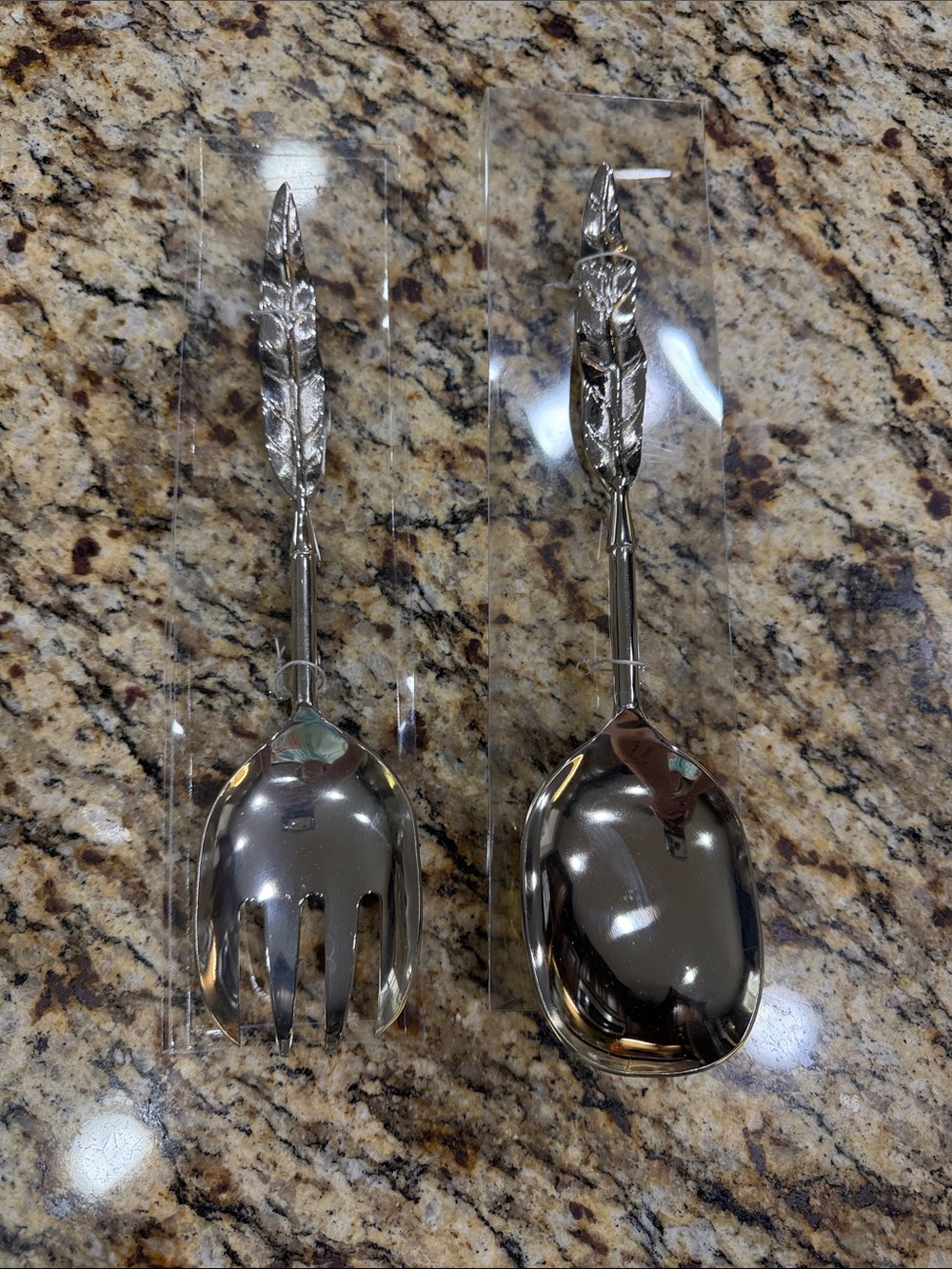 NEW IN PKG Salad Tong Set with Leaf Handles